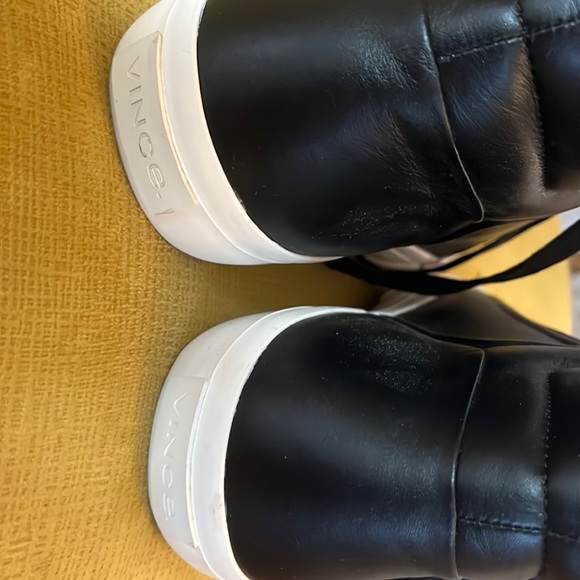 Vince Other - New man’s shoe 100 % Leaser , USA